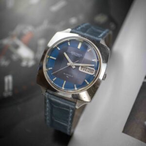 1974 seiko 7006 7120 square case blue dial watch