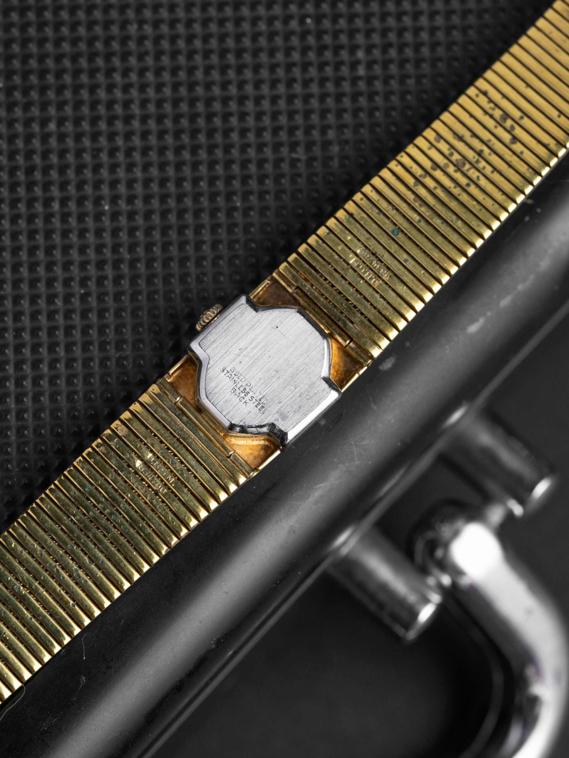 enicar cocktail gold plated textured enicar cocktail gold plated textured