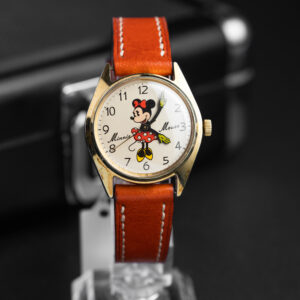 minnie mouse manual wind character watch